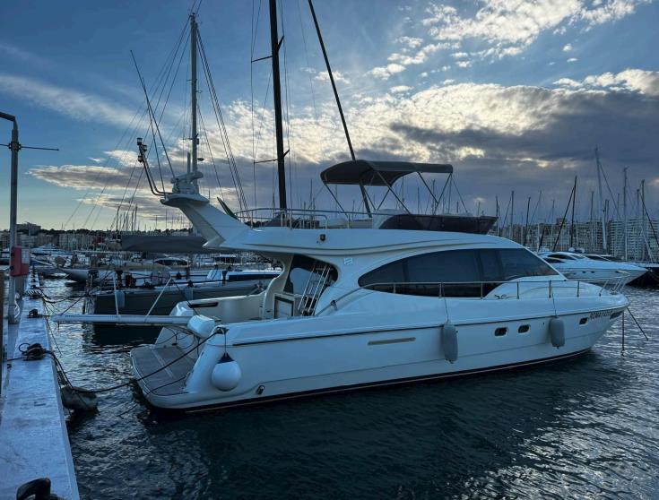 2009 FERRETTI YACHTS 470 